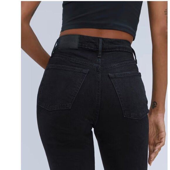 Everlane | The Original Cheeky® Jean - Picture 4 of 12